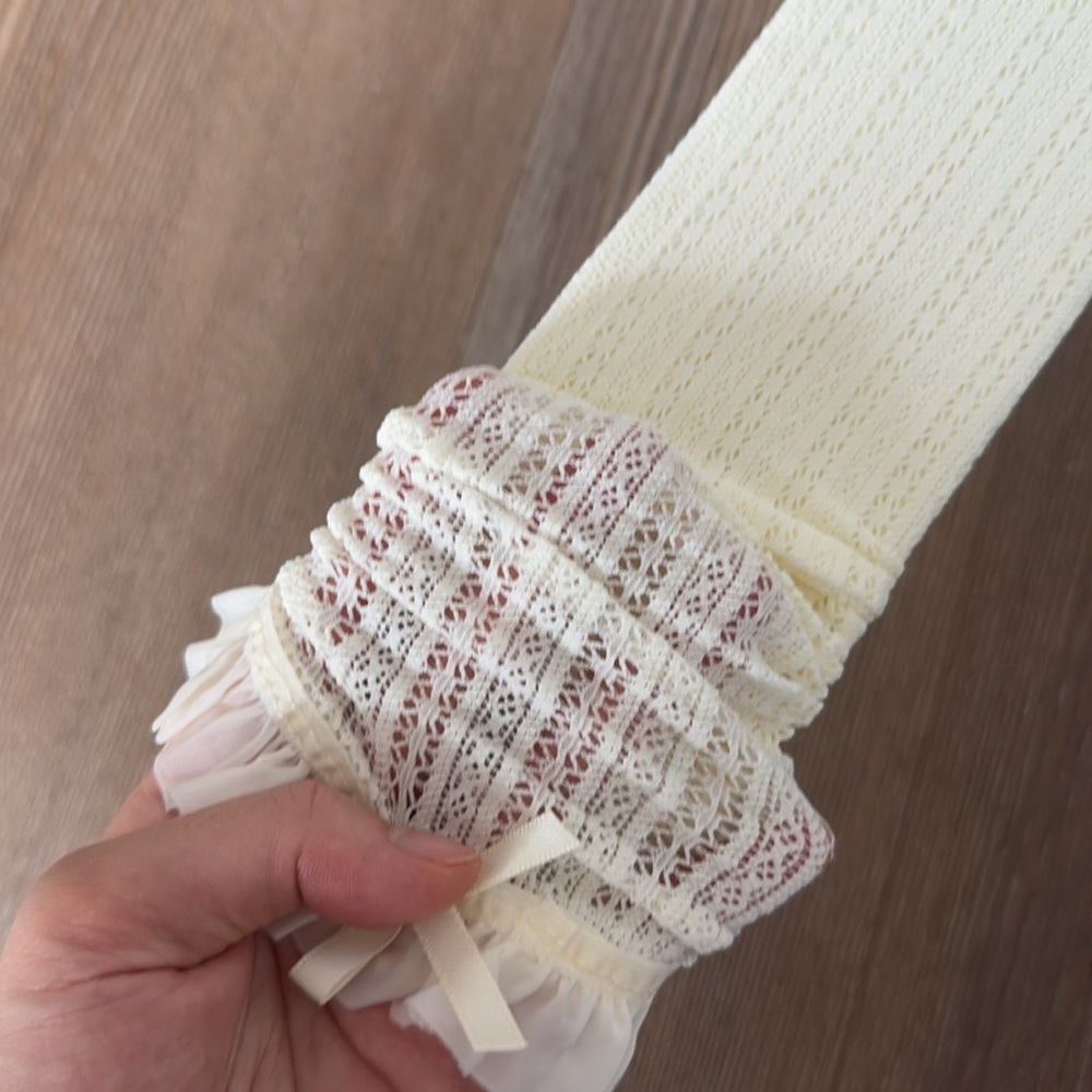 New beige lace ruffle socks - Picture 6 of 6